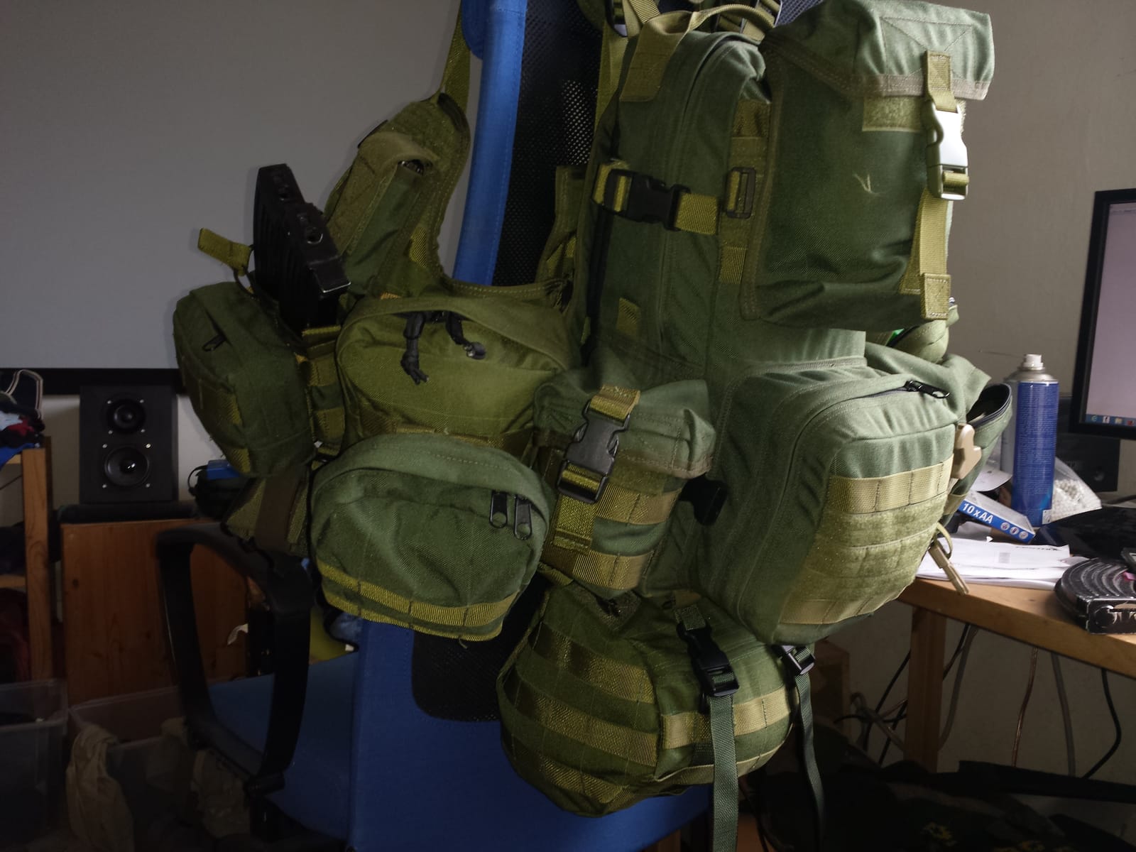 Military Vest and pouches 19 Je6vTL8 Military Vest and pouches 19 Je6vTL8